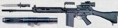 L1A1 оснащенная ночным прицелом; с пластиковыми цевьем, прикладом и пистолетной рукояткой; и пламегаситель