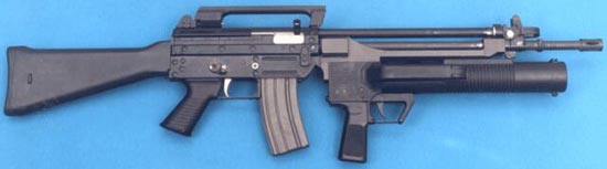 AR-70/90 с установленным подствольным гранатометом