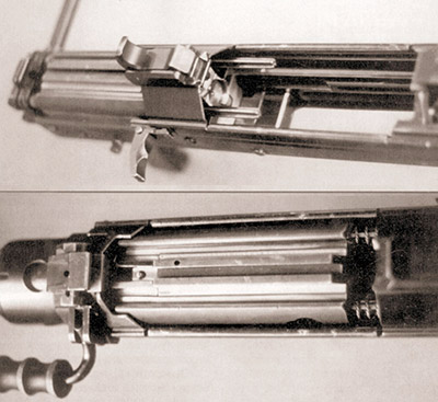 Запирающее устройство на 12.7-мм ручном крупнокалиберном пулемете в переднем и заднем положениях